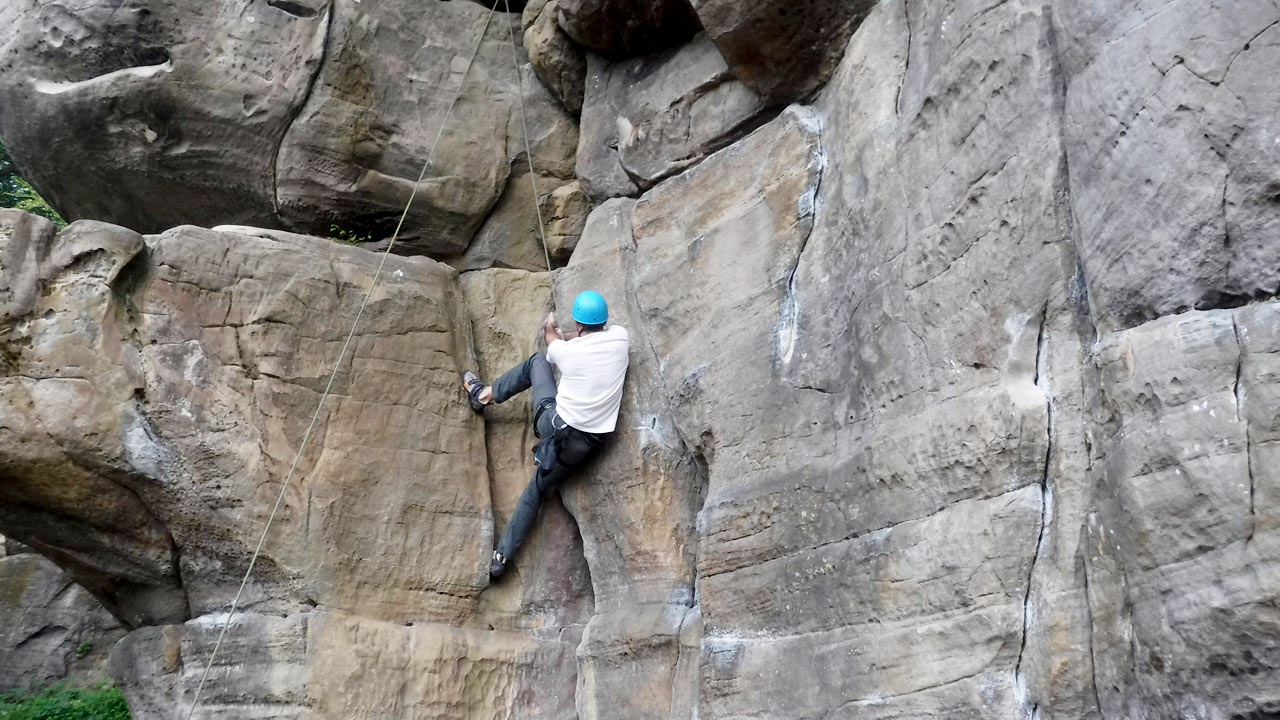 improvers rock climbing course