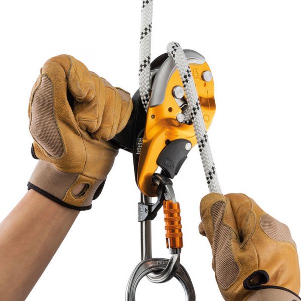 Petzl I'D Descender Device Yellow - in use