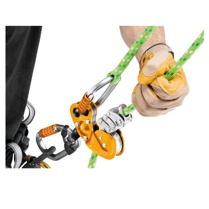 a photo showing the Petzl Zig Zag plus in use